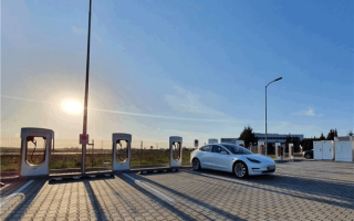 保时捷被甩几条街！马斯克：2021年特斯拉利润率超所有车企