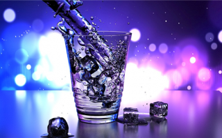 长时间不喝水 18岁模特整个大脑完全梗死