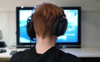 代表建议全面禁止未成年人玩网游：游戏中不定时进行人脸识别抽查