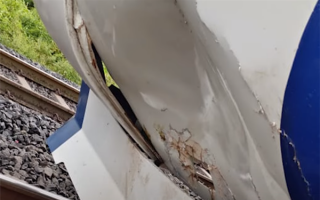 时速140公里！印度新版“半高铁” 刚运行就与多头牛相撞受损