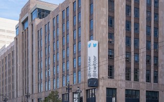 马斯克为省钱，推特员工过夜房间门锁未达消防要求：有员工因此主动离职