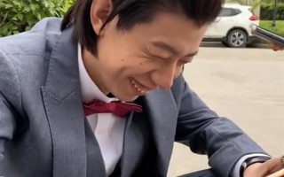 新郎没做核酸蹲酒店门口看婚礼直播 最后补办仪式：场面让人忍俊不禁