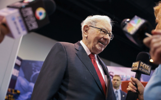 从苹果身上大赚 1000 亿美元后，巴菲特又买入 42 亿美元惠普股票