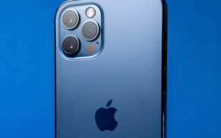 苹果：不要将 iPhone 直接固定在摩托车车把上，振动可能会损坏摄像头