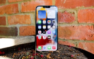 能顶一台手机了！Apple Watch为何卖那么贵？