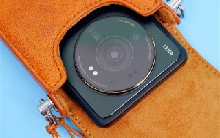 Up主对比拍照：小米12S Ultra赢了几万块的徕卡M10全画幅相机