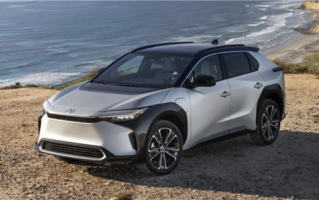 认清现实自降2万 一汽丰田首款纯电SUV上市定档：只需20万起