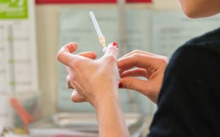 国产首款带状疱疹疫苗获批上市：可用于40岁以上人群预防