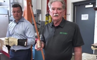 美国专业团队拆解特斯拉4680电池包后 发现可维修性为零