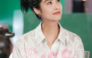 紫霞仙子太经典！女神朱茵51岁晒照上热搜 岁月不败美人