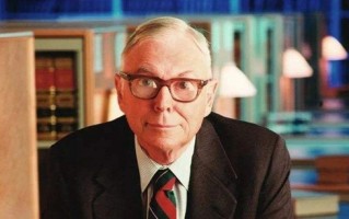 芒格盛赞特斯拉：是美国汽车业的“小奇迹”