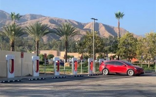 中国有世界最多的充电桩 数量是加油站15倍 车主依然焦虑