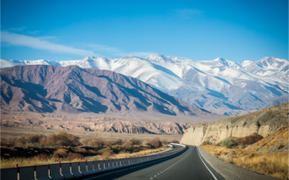 甘肃省高速公路实施差异化收费 绿牌新能源最高能省50%过路费