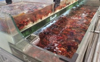 小龙虾每斤跌破10元 市场供应充足还会降价：网友喊话吃起来