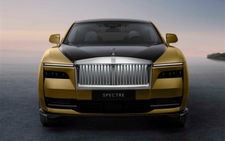 有钱的来！劳斯莱斯首款纯电车闪灵发布：首创星空车门