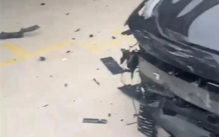 5辆极氪001新车连撞 极氪员工一个失误上百万没了