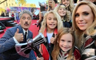 众演员齐声称赞《雷神4》导演