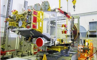 美国侧目：俄罗斯生产首颗百分百国产通信卫星