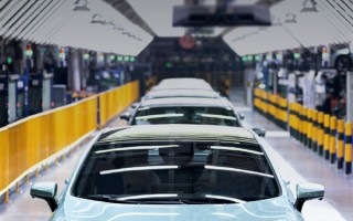 入门即顶配！长安深蓝SL03上市不到3个月：第1万台商品车下线