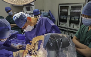 中国首例“脑机接口”反应性闭环神经刺激系统植入成功：人工智能芯片直连大脑