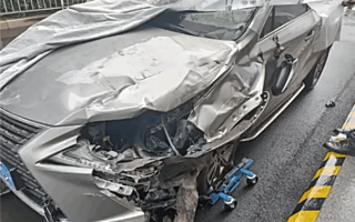 雷克萨斯360°翻滚 车主颅内出血！全车气囊“完好无损”