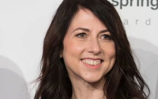 身家2081亿的贝佐斯前妻离婚：再婚仅1年两人互拉黑 曾签署婚前财产协议