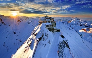 中国最北城市漠河气温低至零下50℃：54年来首次