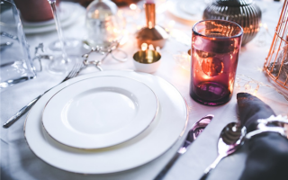 开水烫餐具无法消毒：仅能冲走残留洗涤剂或浮尘