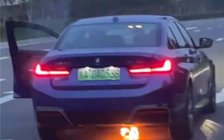 宝马i3试驾途中底盘起火：原因不明