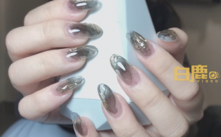 00后女大学生做宿舍美甲月入过万：没毕业就开店、买车了