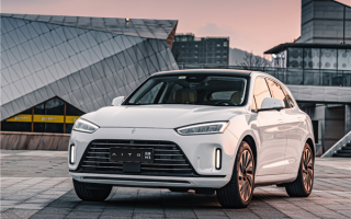 华为鸿蒙座舱加持 AITO问界M5后驱版上市：售25.98万元