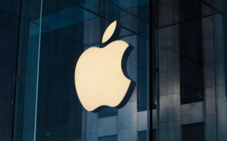 苹果推迟重返办公室计划，库克称将每人提供 1000 美元助力远程办公