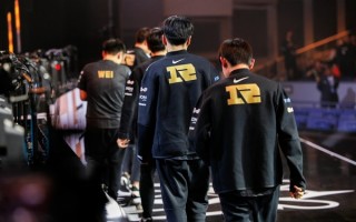 《英雄联盟》S12全球总决赛RNG多名队员核酸阳性：将隔离参加后续训练
