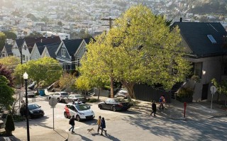 美国汽车巨头通用做自动驾驶亏 33 亿，接下来每天还要亏 3300 万