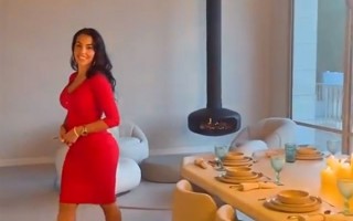 女友送C罗圣诞大礼：劳斯莱斯敞篷豪车