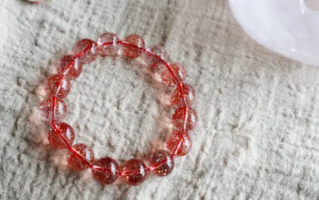 草莓晶是什么材质 草莓晶怎么辨真假