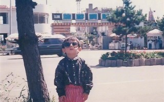 儿童节快乐！大美女迪丽热巴晒童年照上热搜：网友直呼太可爱