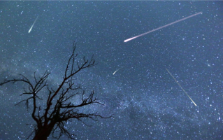 就在今夜 一起看两场流星雨