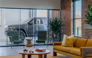 美国新造车告急：造一辆亏23万 CEO深感抱歉