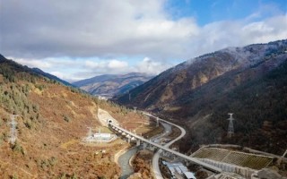 三星堆遗址也要通高铁了！第一座隧道已开挖