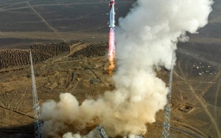 央视高规格报道中国民营火箭公司蓝箭：从小龙虾洗澡找到火箭研发灵感