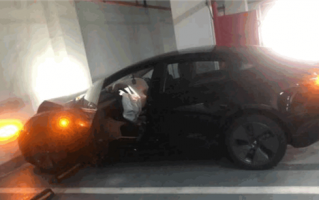 Model 3刹车失灵撞墙受伤！女车主：我终于理解维权张女士