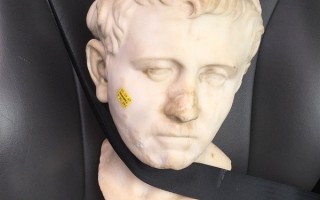 美女子200多淘得二手雕像 没想到竟是古罗马珍稀文物：发大财