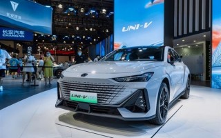 挑战比亚迪DM-i！长安UNI-V iDD全球首秀：亏电油耗4.95L