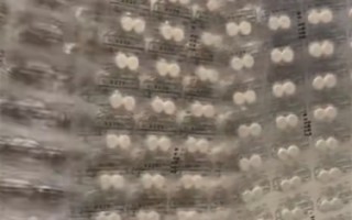 网友囤1000片退烧药全砸手里了被点赞：囤N95口罩血氧仪价格也都惨了