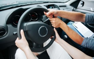澳洲安全专家：男性更追求刺激 应将驾照年龄提升至21岁