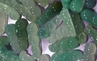 翡翠豆子寓意和象征 翡翠豆子适合什么人戴