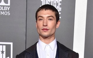 《闪电侠》再度被捕