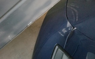 车主曝特斯拉事故不走保险修不起：路边店2千 官方钣喷中心2万多