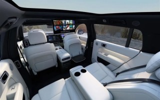 “爱妻”来了！理想L7“皇后座”到底有多爽？1米2的腿部空间感受下